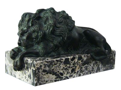 Leone del Canova
Bronzo patinato verde antico; base in marmo variegato
L 22,5 H 13 P 12,5 cm
4,85 kg Leone del Canova