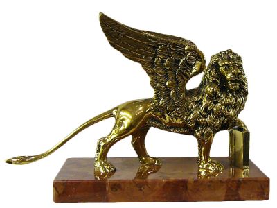 Leone di San Marco
Bronzo patinato verde antico; base in marmo rosso verona
L 23,5 H 16,5 P 10 cm
3,50 kg Leone di San Marco
