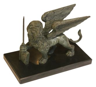 Leone di San Marco su base metallica
Bronzo patinato verde antico Leone di San Marco su base metallica
