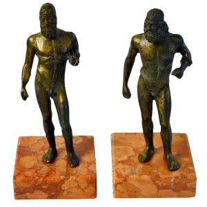 Statue greche
Bronzo; base in marmo rosso Verona Statue greche